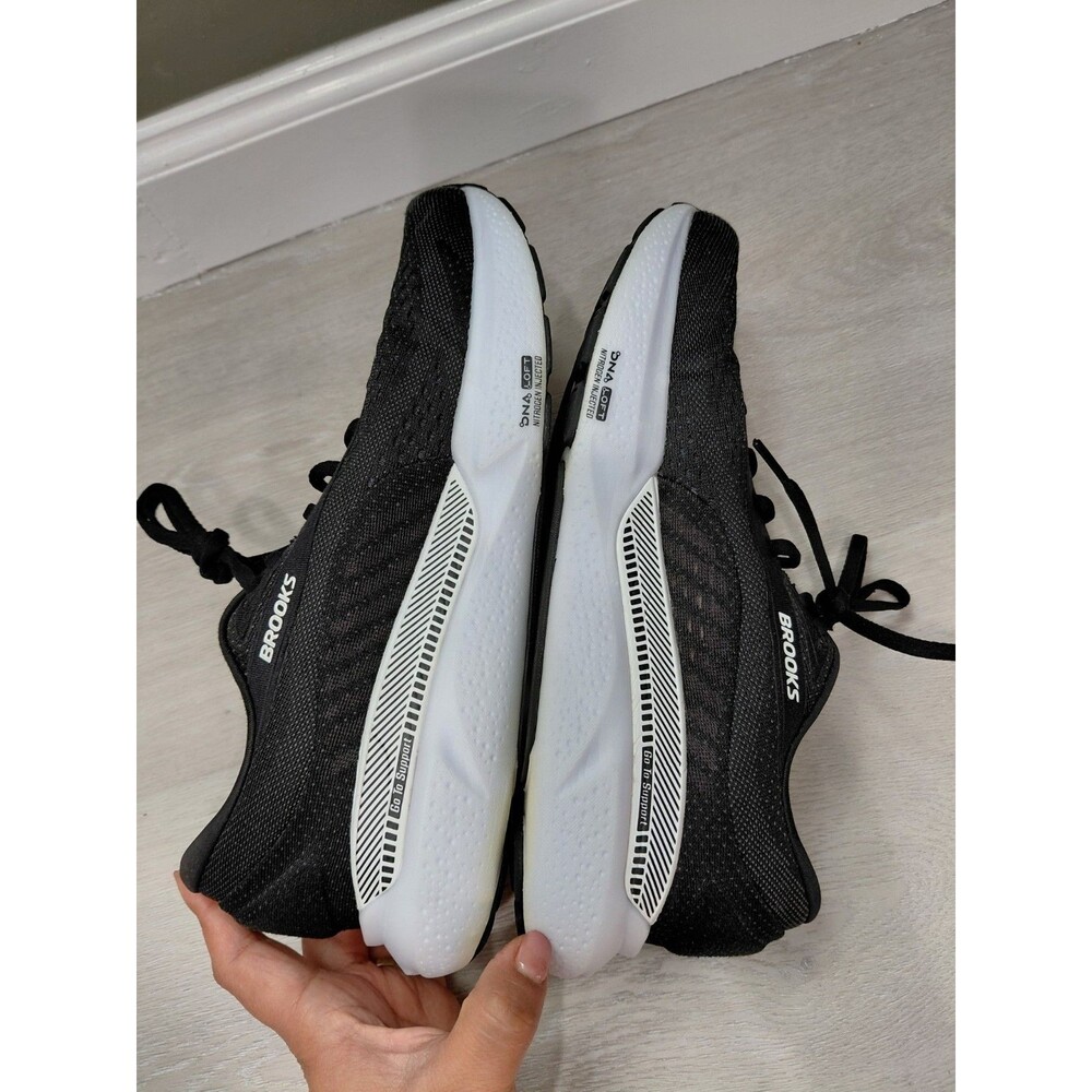 Size 9.5D- Brooks Adrenaline GTS 24 Black White Men's Sneakers - Picture 5 of 16